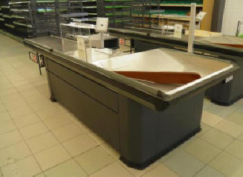 Obchodní nábytok regály chladiacé regály pokladničné boxy vybavenie predajní a skladov s prvej ruky Poľsko